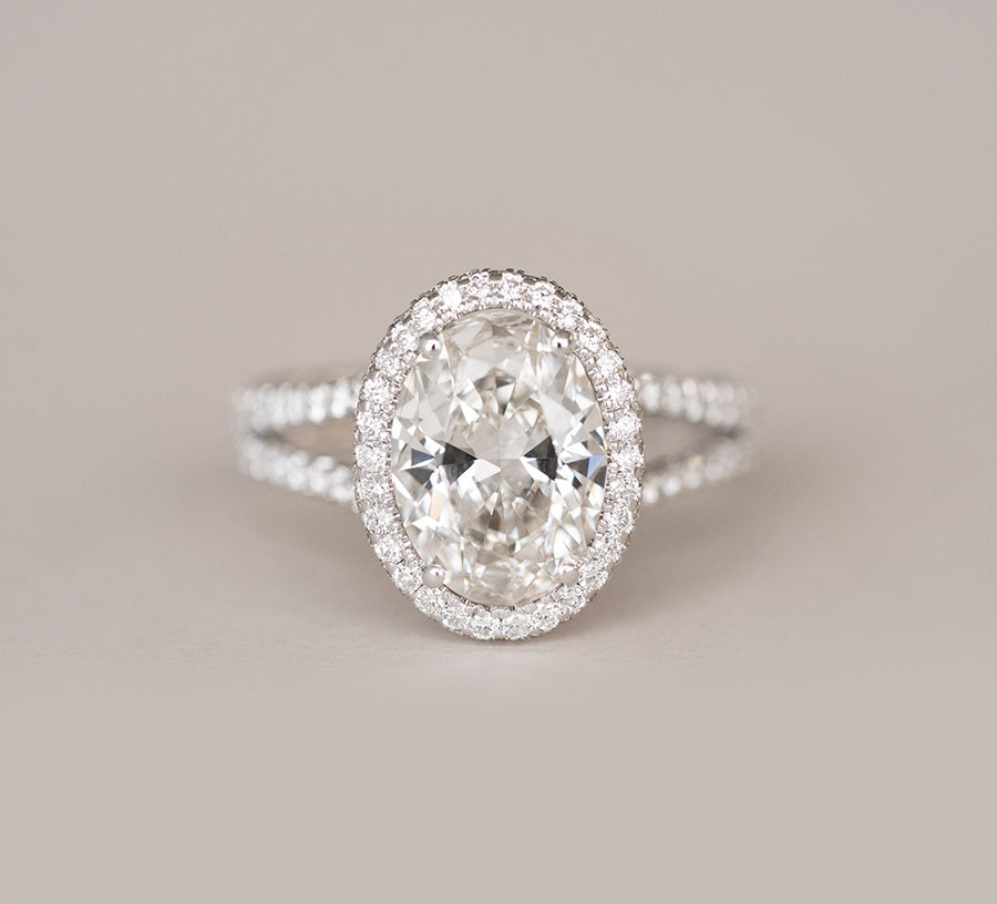 0.30cts Oval Cut Solitaire with Pear Diamond Accents Platinum Ring JL